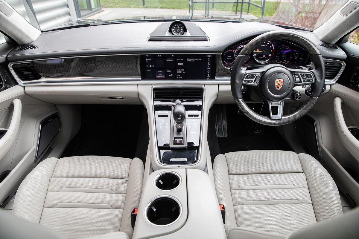 2019 Porsche Panamera Turbo S E-Hybrid