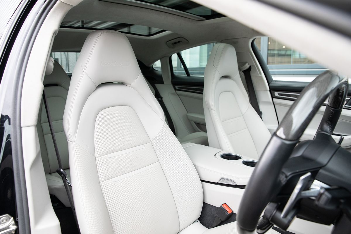 2019 Porsche Panamera Turbo S E-Hybrid