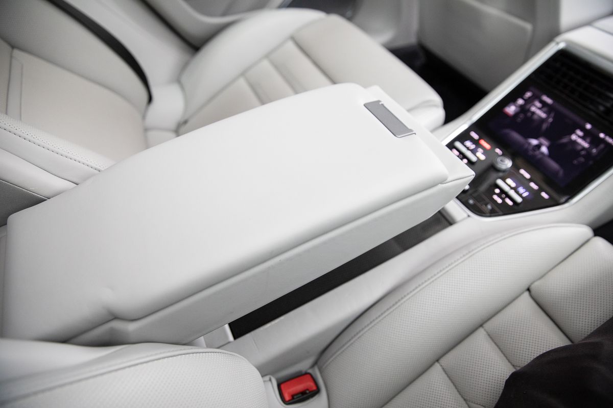 2019 Porsche Panamera Turbo S E-Hybrid