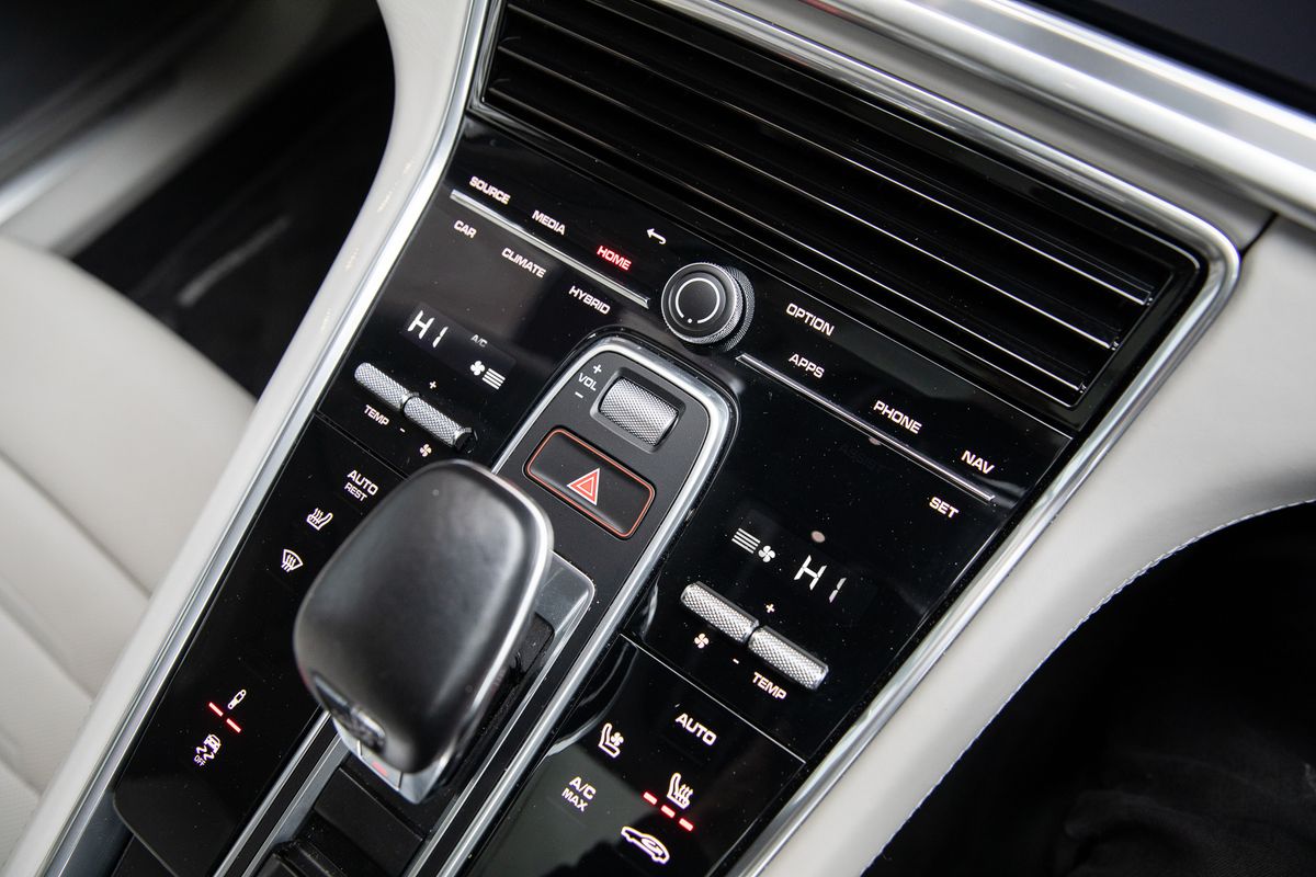 2019 Porsche Panamera Turbo S E-Hybrid
