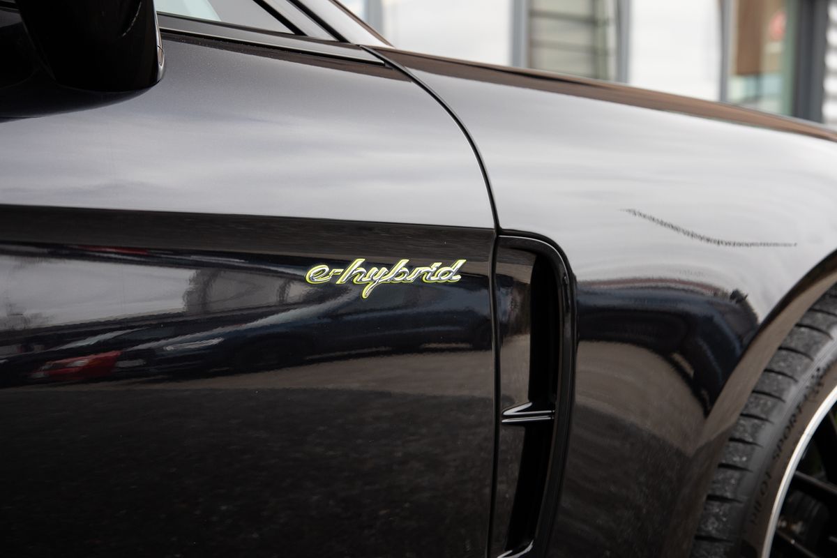 2019 Porsche Panamera Turbo S E-Hybrid