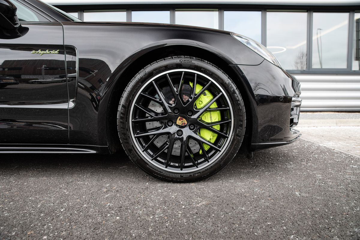 2019 Porsche Panamera Turbo S E-Hybrid
