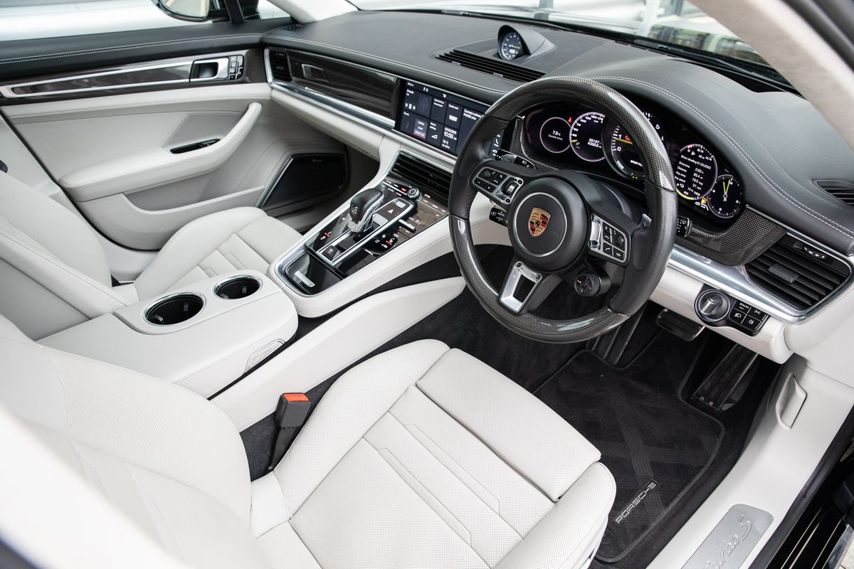 2019 Porsche Panamera Turbo S E-Hybrid