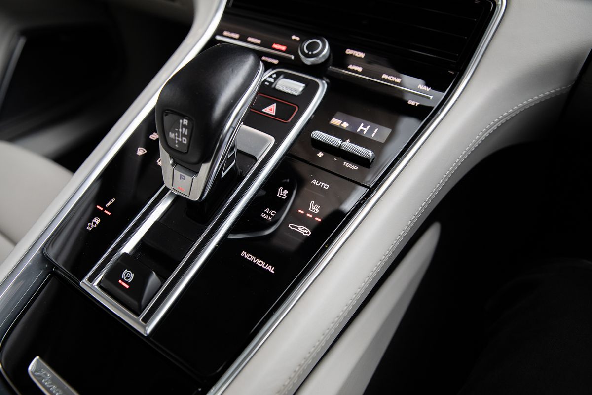 2019 Porsche Panamera Turbo S E-Hybrid