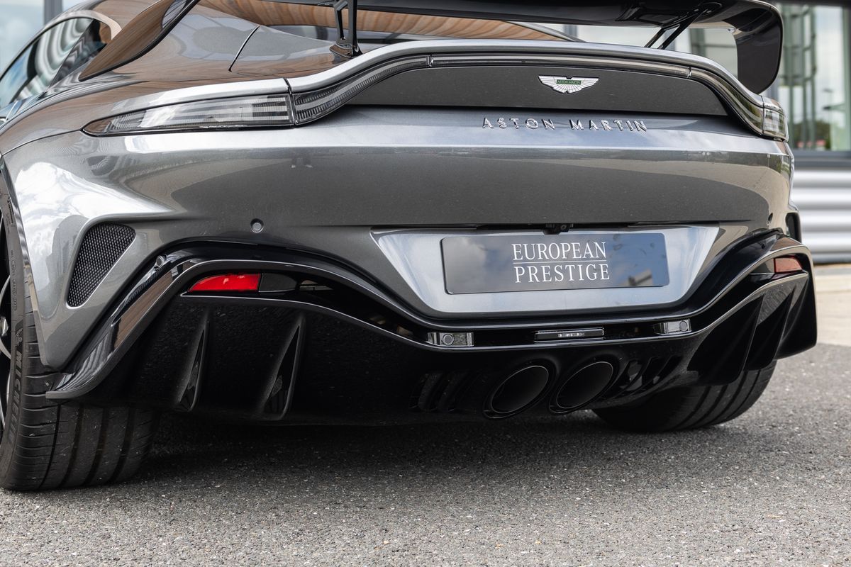 2022 Aston Martin Vantage V12