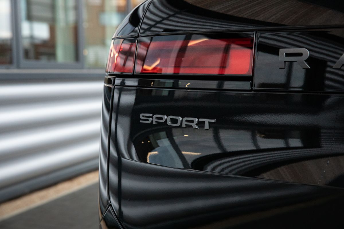 2023 Land Rover Range Rover Sport D300 MHEV Dynamic SE