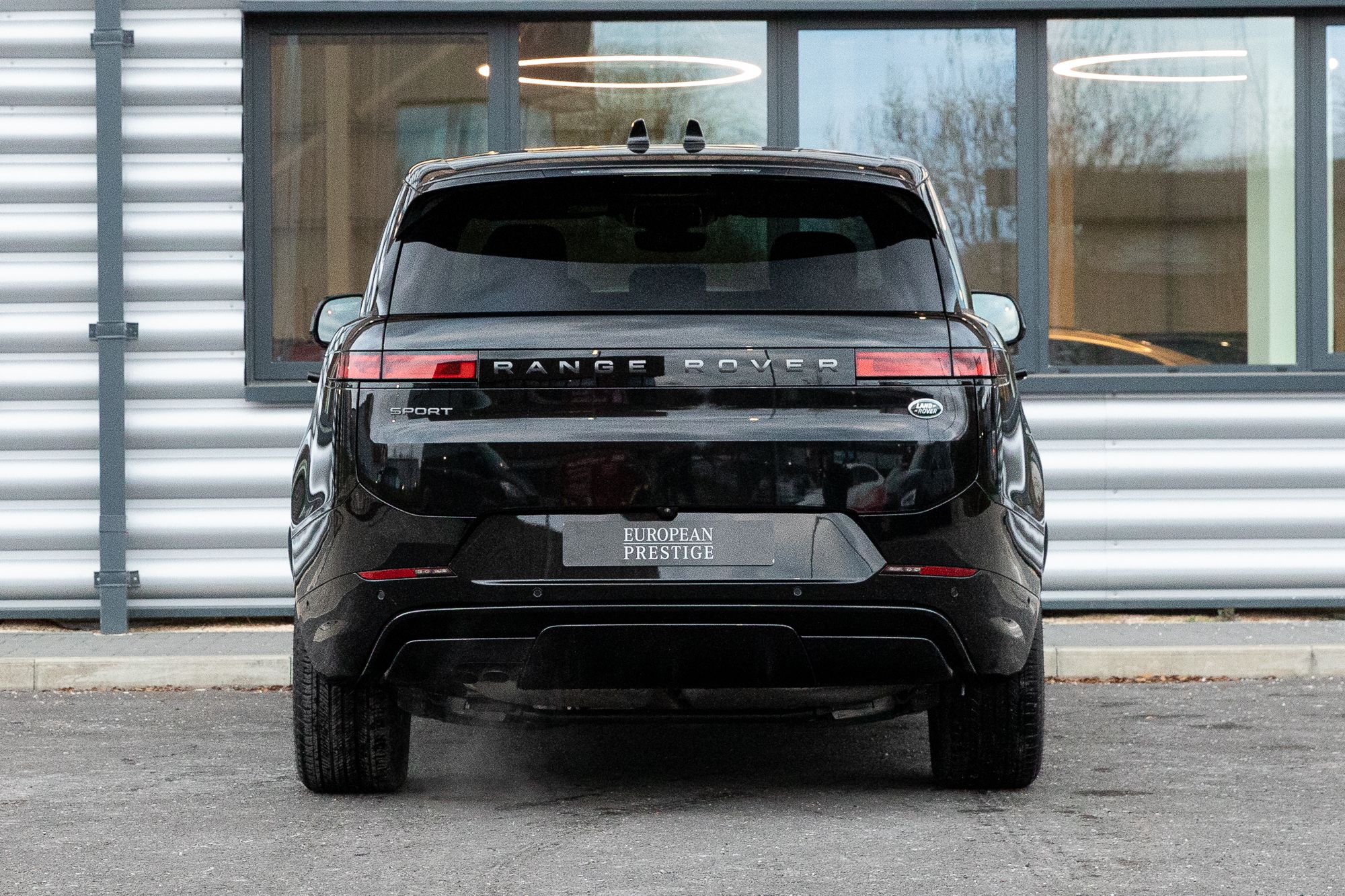 2023 RANGE ROVER Sport D300 Dynamic Black 