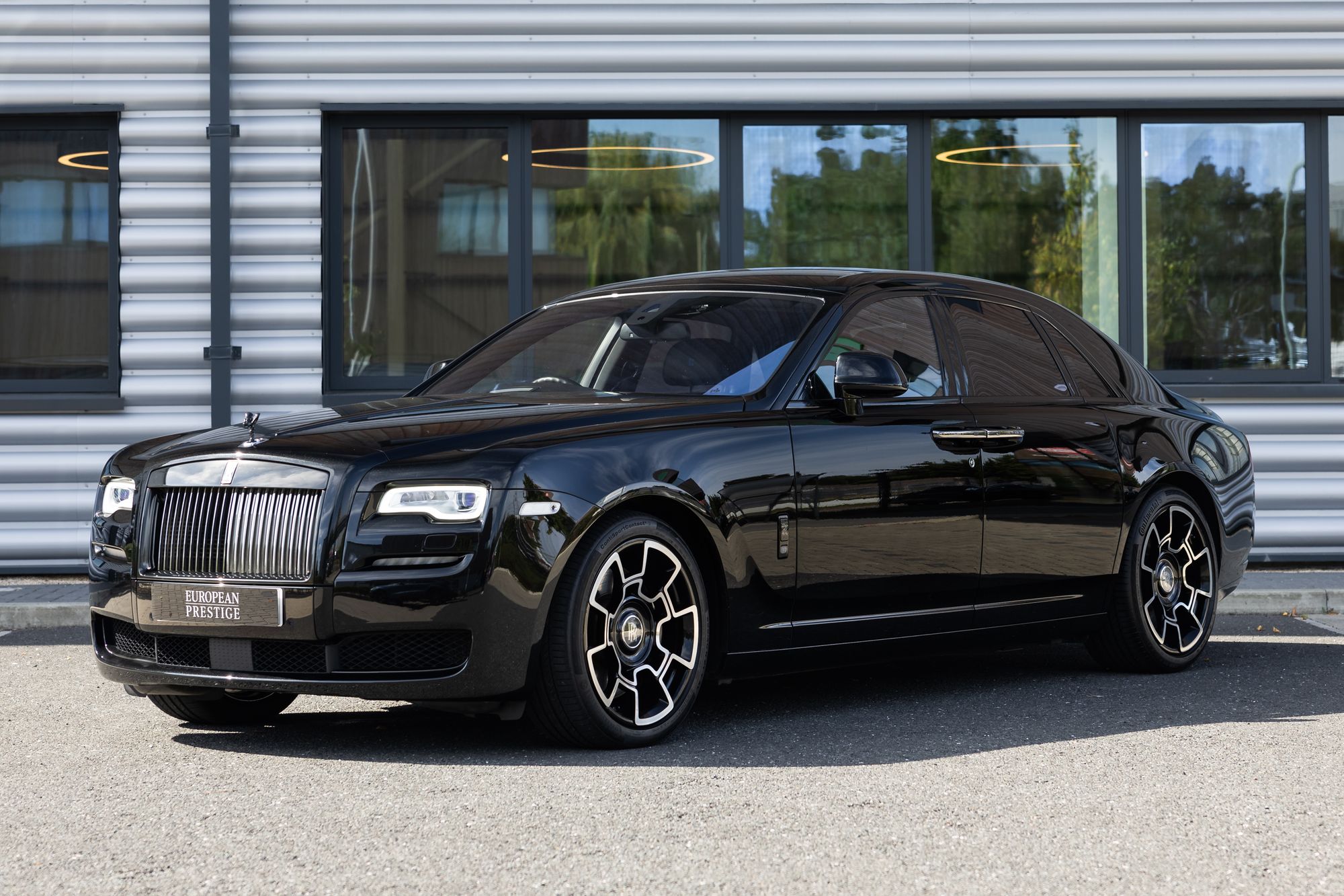 ROLLS ROYCE Ghost 6.6 V12 Black Ba gebraucht für CHF 259'999,- auf AUTOLINA