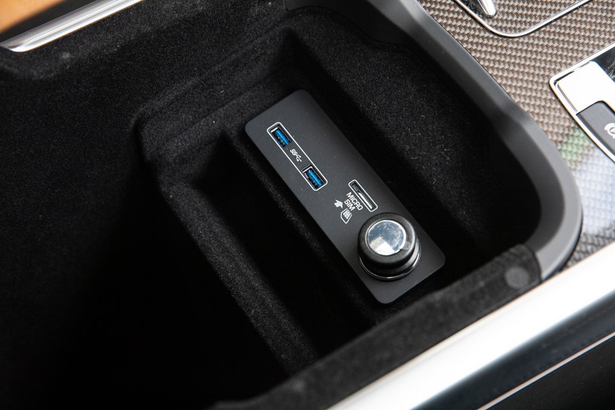 2021 Land Rover Range Rover SVR Carbon Edition
