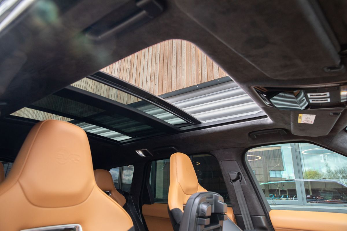 2021 Land Rover Range Rover SVR Carbon Edition