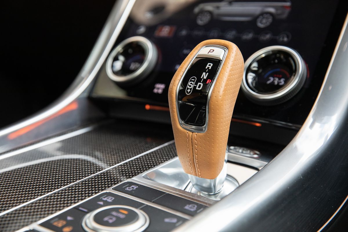 2021 Land Rover Range Rover SVR Carbon Edition