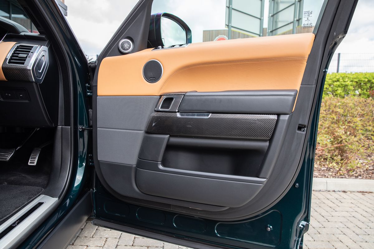 2021 Land Rover Range Rover SVR Carbon Edition