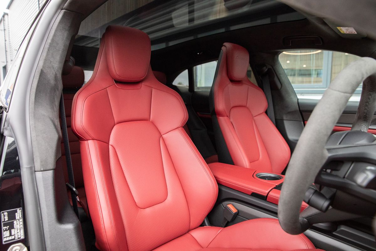 2022 Porsche Taycan Performance Plus 93.4kWh Turbo S Cross Turismo