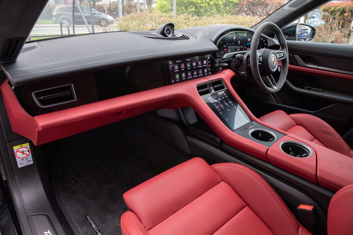 2022 Porsche Taycan Performance Plus 93.4kWh Turbo S Cross Turismo