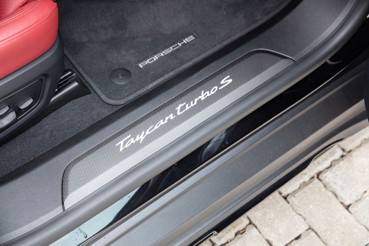 2022 Porsche Taycan Performance Plus 93.4kWh Turbo S Cross Turismo