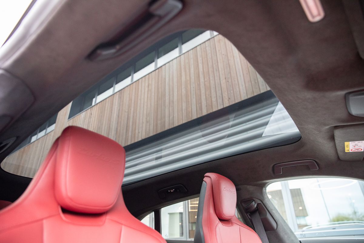 2022 Porsche Taycan Performance Plus 93.4kWh Turbo S Cross Turismo