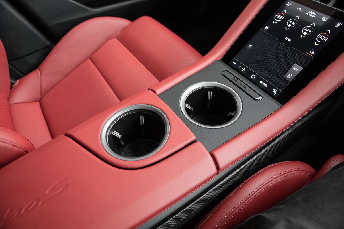 2022 Porsche Taycan Performance Plus 93.4kWh Turbo S Cross Turismo