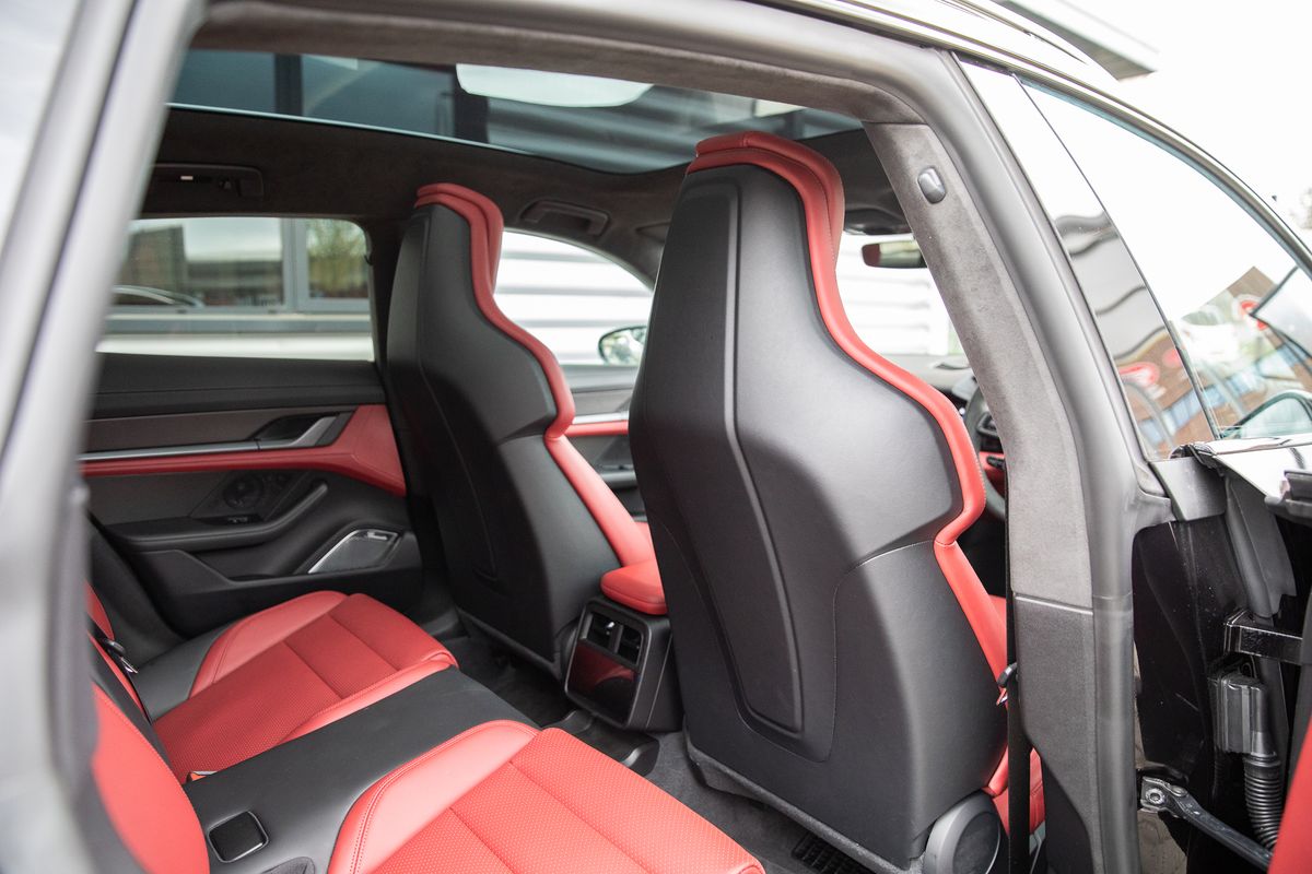 2022 Porsche Taycan Performance Plus 93.4kWh Turbo S Cross Turismo