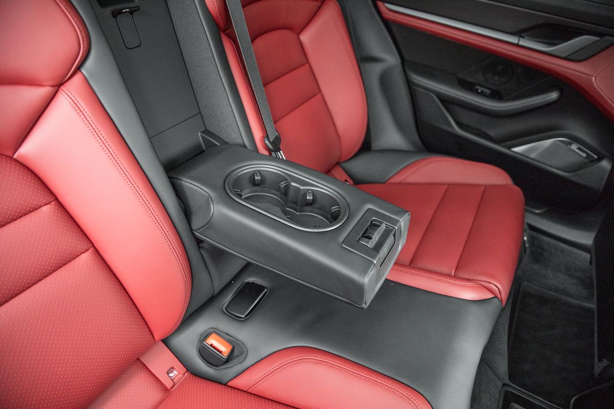 2022 Porsche Taycan Performance Plus 93.4kWh Turbo S Cross Turismo