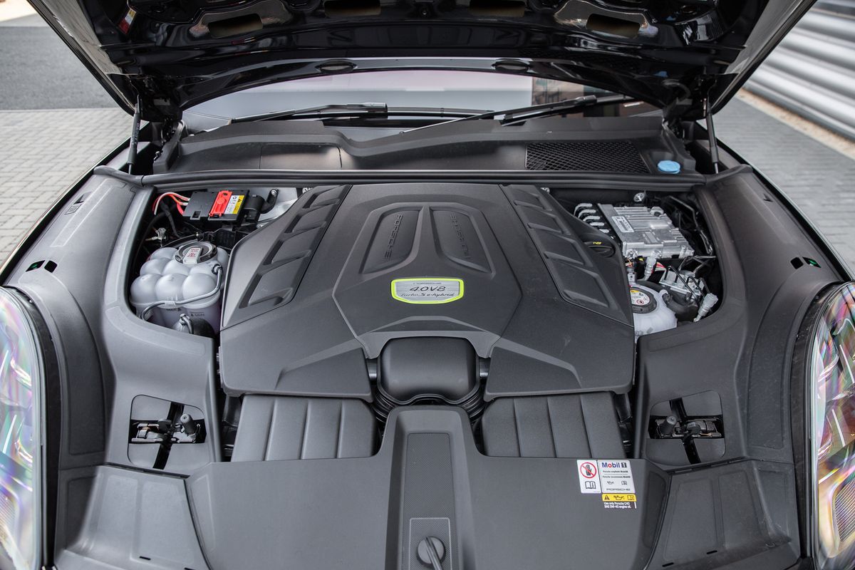 2022 Porsche Cayenne 4.0 V8 E-Hybrid 17.9kWh Turbo S TiptronicS