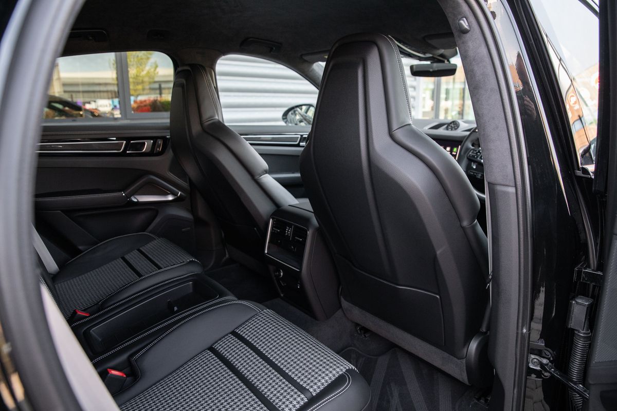 2022 Porsche Cayenne 4.0 V8 E-Hybrid 17.9kWh Turbo S TiptronicS
