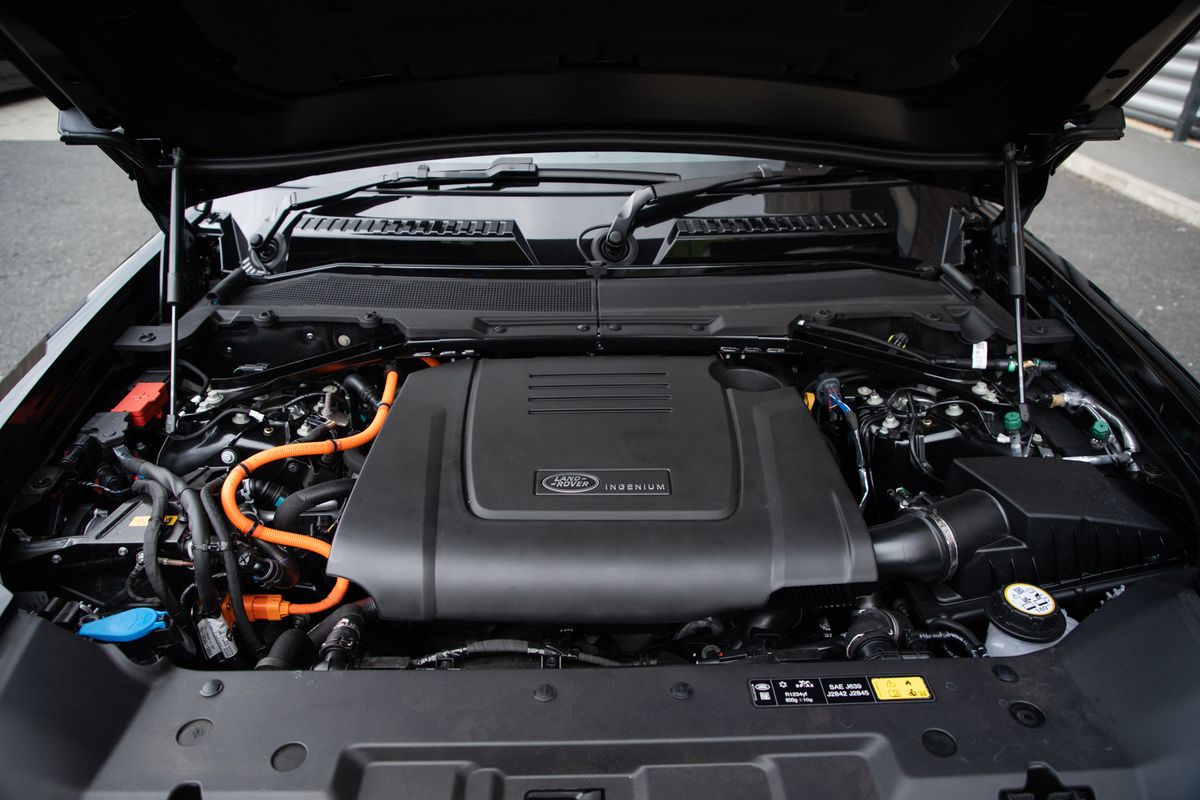 2023 Land Rover URBAN Defender 110 P400e 15.4kWh X-Dynamic SE