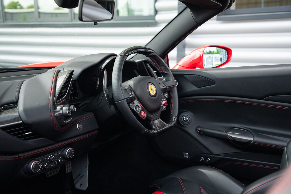 2019 Ferrari 488 3.9T V8 Spider F1 DCT Euro