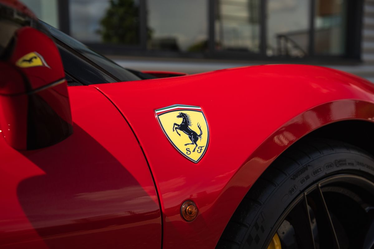 2019 Ferrari 488 3.9T V8 Spider F1 DCT Euro