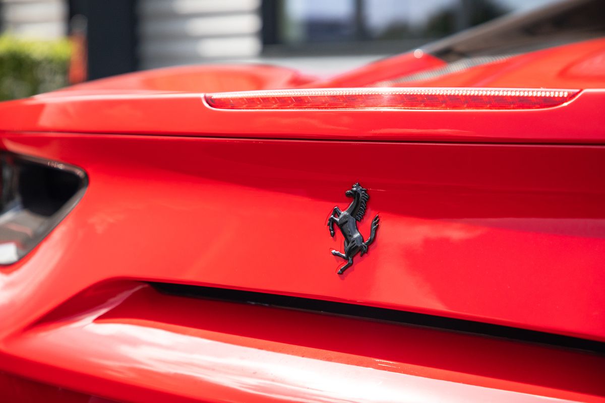 2019 Ferrari 488 3.9T V8 Spider F1 DCT Euro