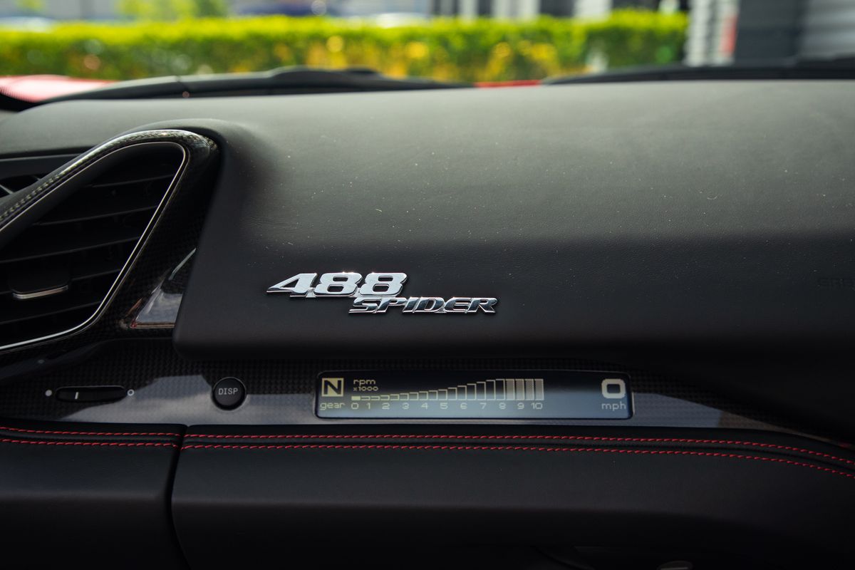 2019 Ferrari 488 3.9T V8 Spider F1 DCT Euro