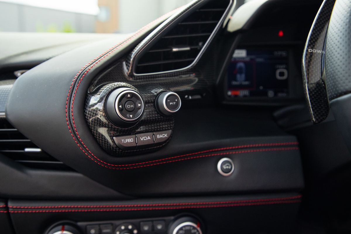 2019 Ferrari 488 3.9T V8 Spider F1 DCT Euro