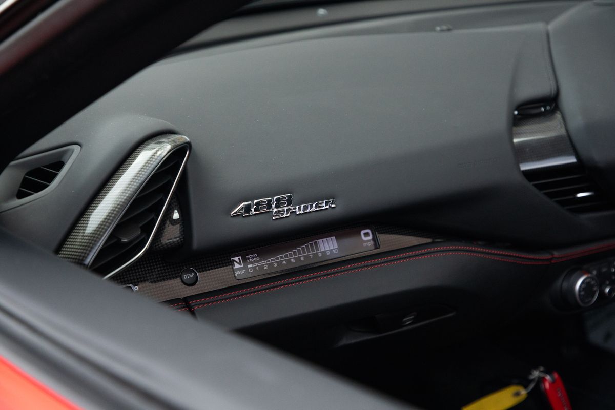2019 Ferrari 488 3.9T V8 Spider F1 DCT Euro