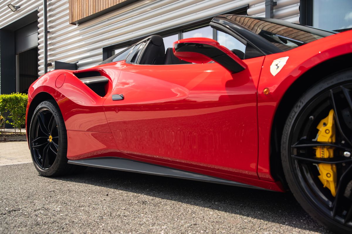 2019 Ferrari 488 3.9T V8 Spider F1 DCT Euro