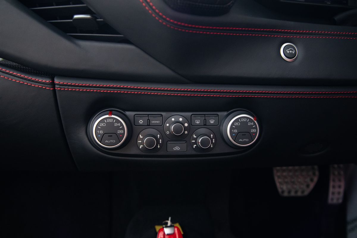 2019 Ferrari 488 3.9T V8 Spider F1 DCT Euro