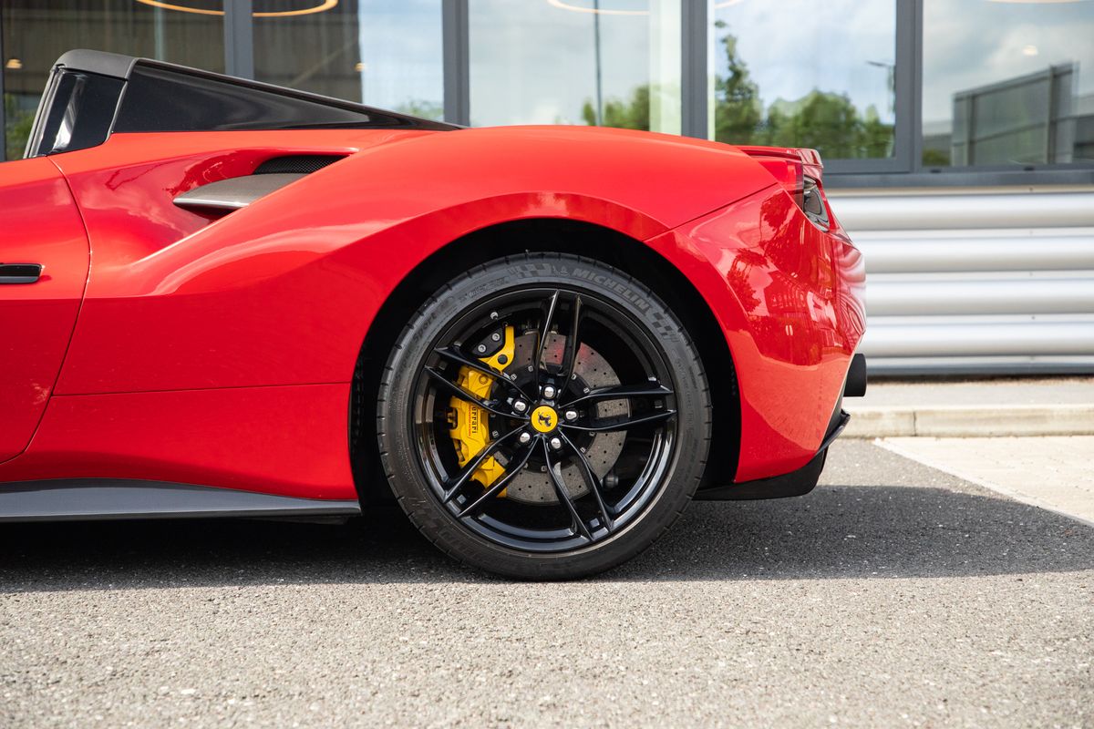 2019 Ferrari 488 3.9T V8 Spider F1 DCT Euro