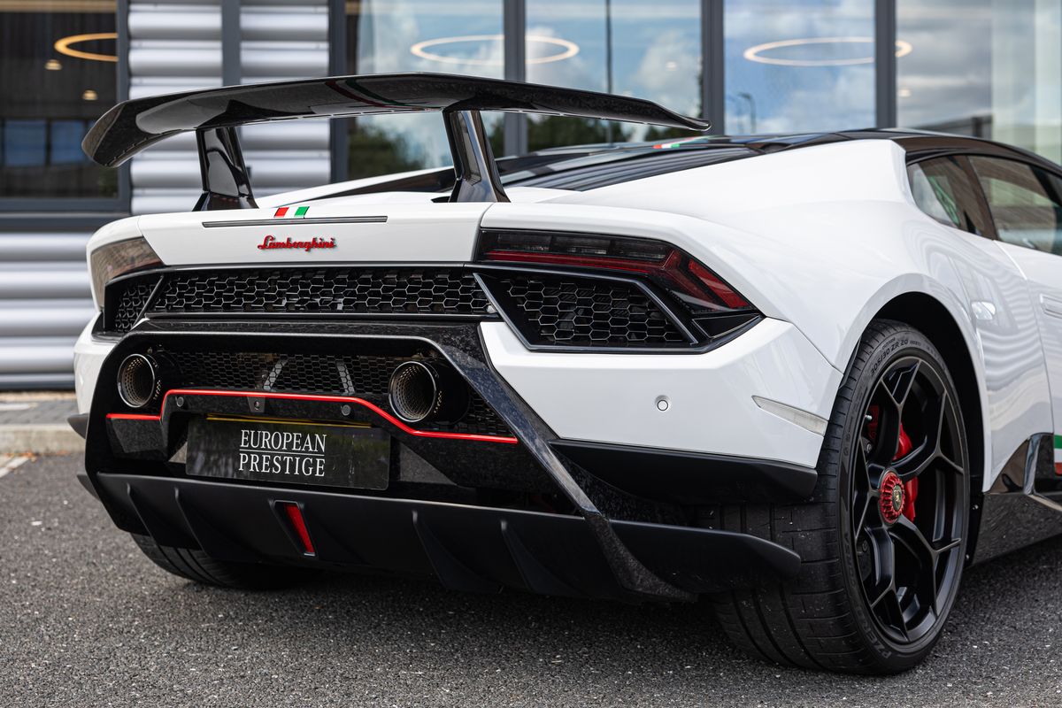 2017 Lamborghini Huracan Performante