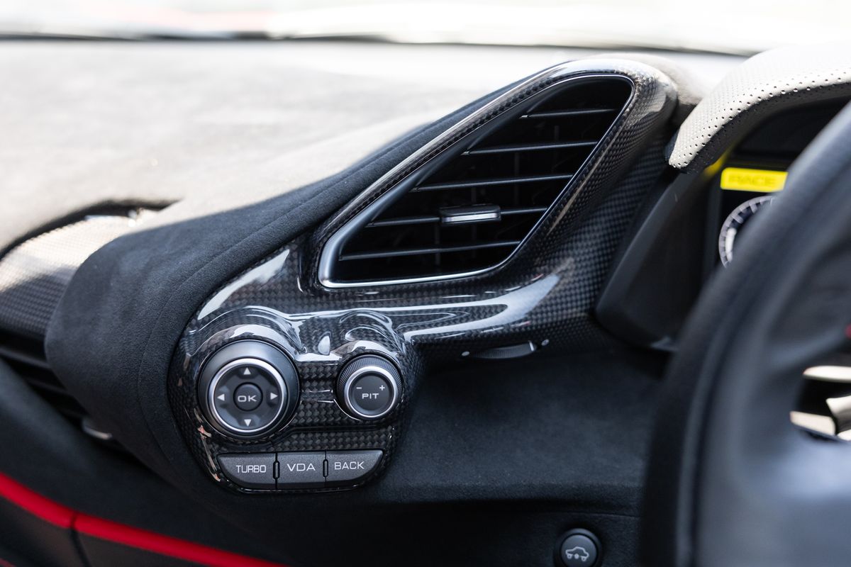 2020 Ferrari 488 Pista 3.9T V8 F1 DCT
