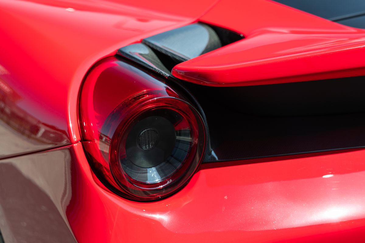 2020 Ferrari 488 Pista 3.9T V8 F1 DCT