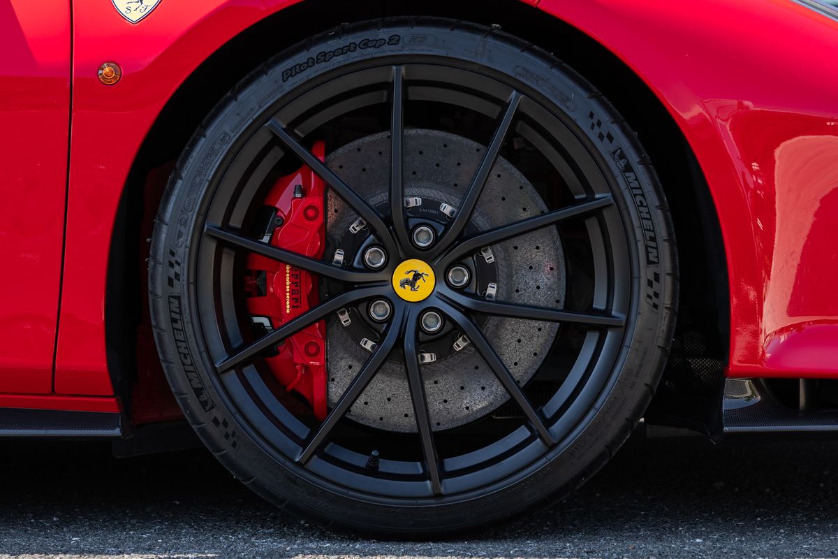 2020 Ferrari 488 Pista 3.9T V8 F1 DCT
