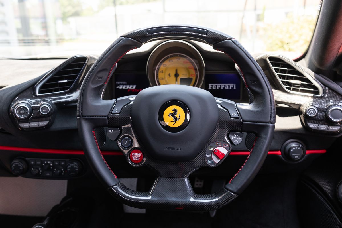 2020 Ferrari 488 Pista 3.9T V8 F1 DCT