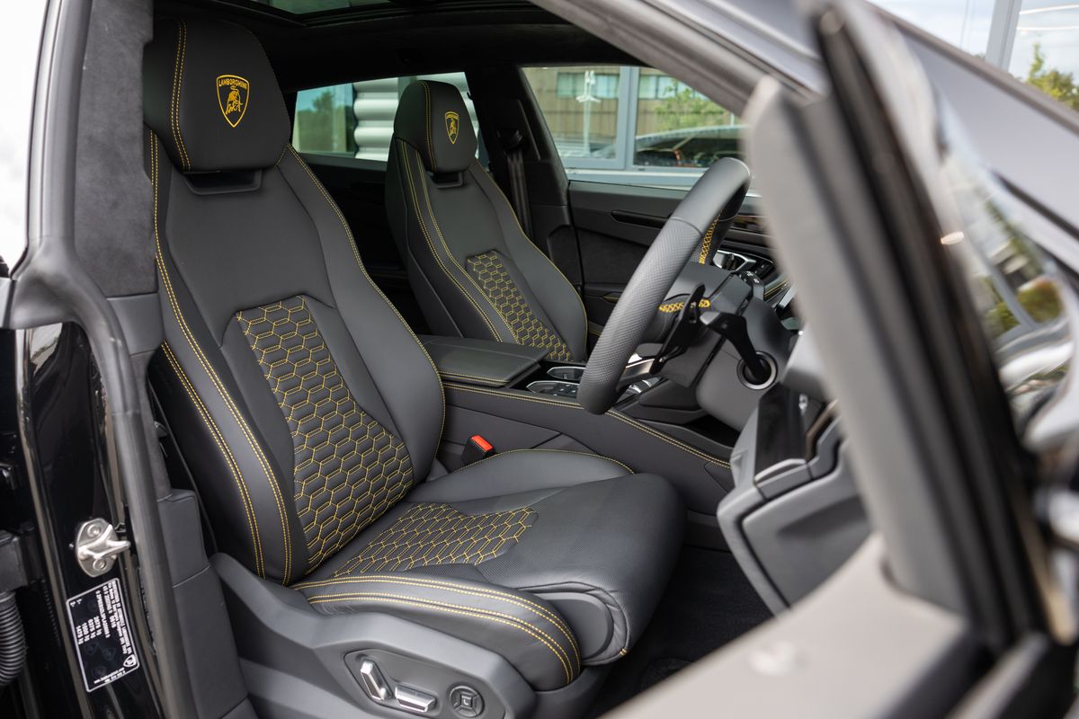 2023 Lamborghini Urus S