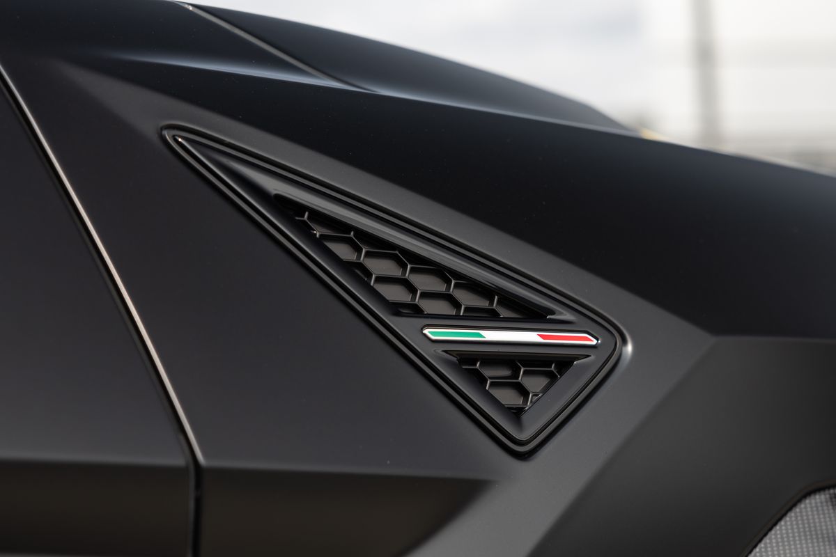 2023 Lamborghini Urus S