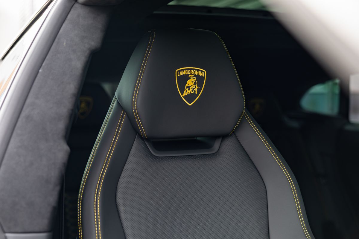 2023 Lamborghini Urus S
