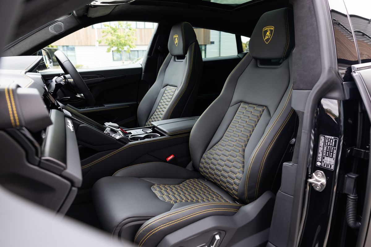 2023 Lamborghini Urus S