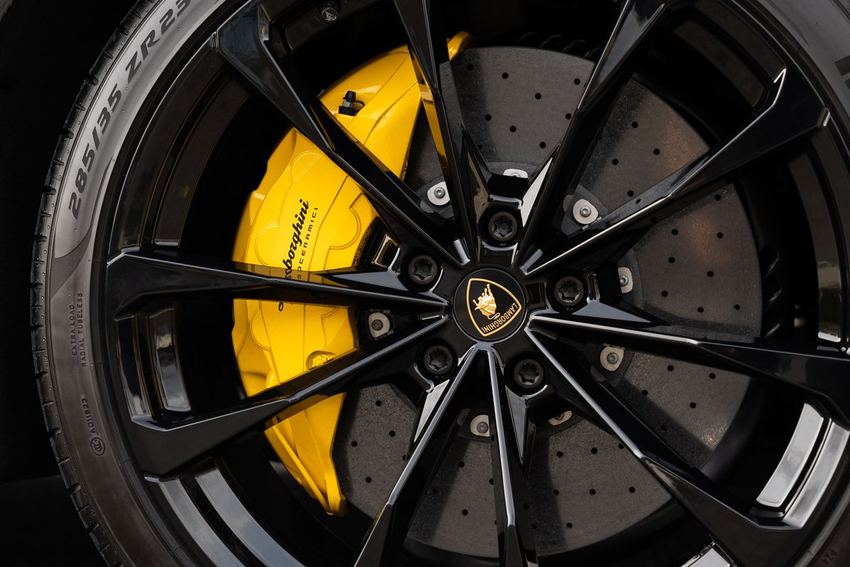 2023 Lamborghini Urus S