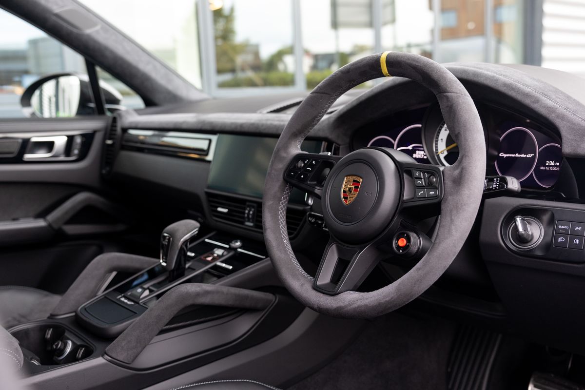 2023 Porsche Cayenne Turbo GT