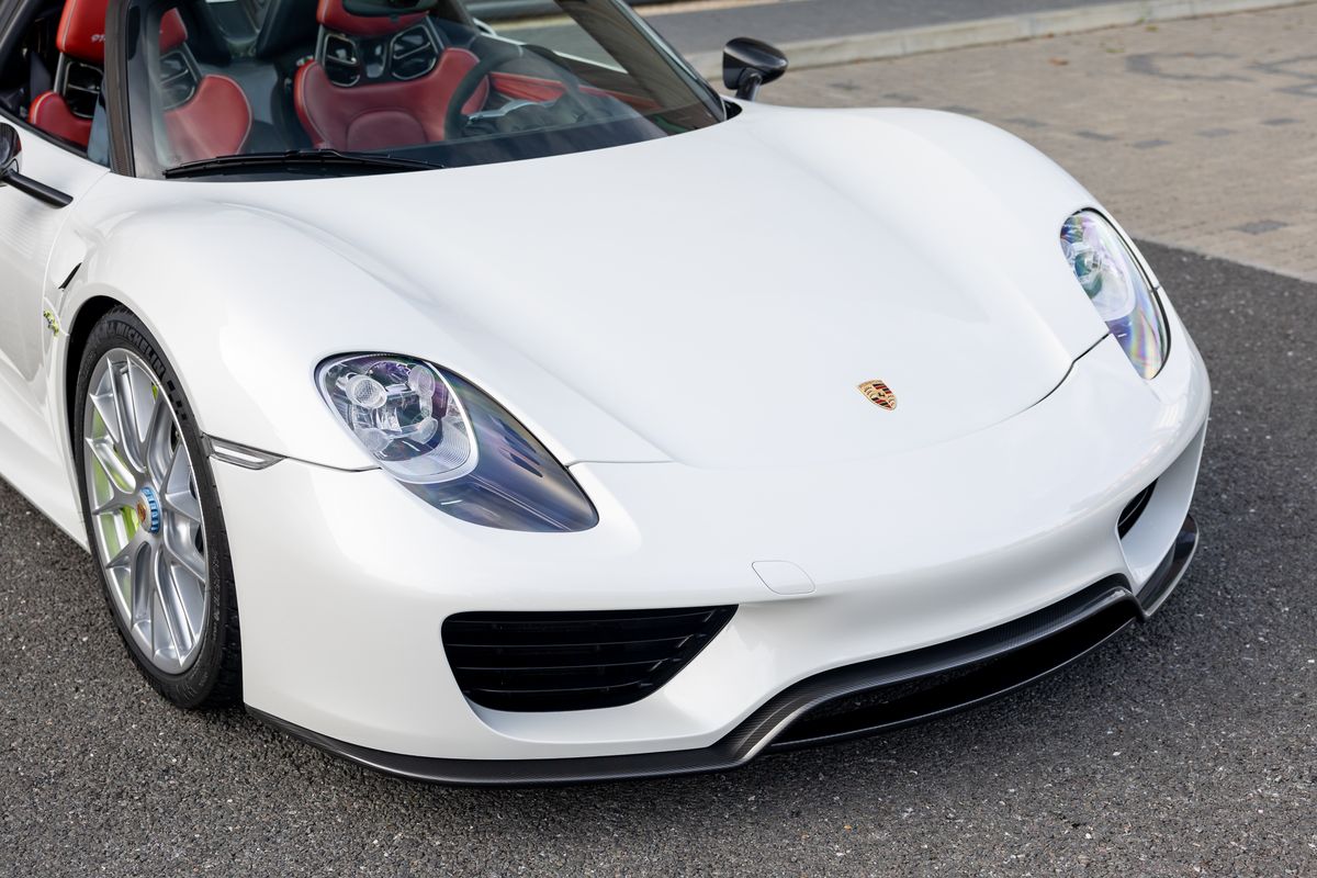 2014 Porsche 918 Spyder Weissach Package