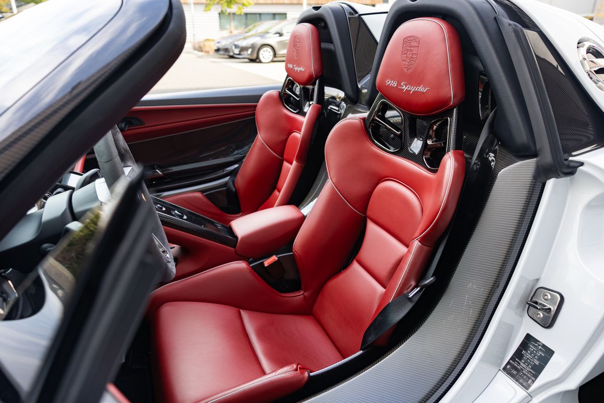 2014 Porsche 918 Spyder Weissach Package