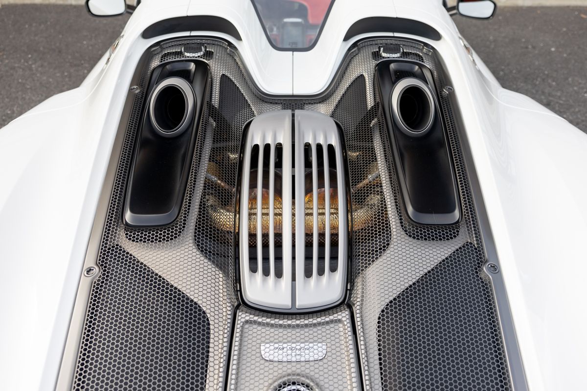 2014 Porsche 918 Spyder Weissach Package
