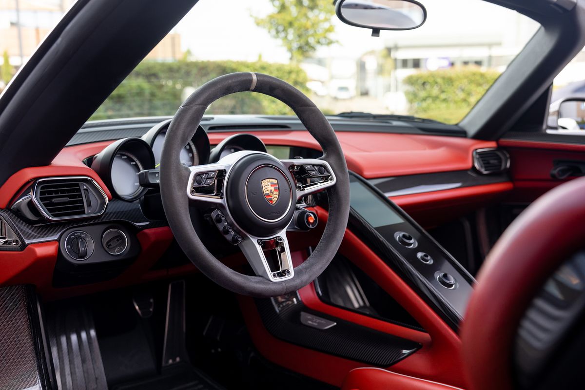 2014 Porsche 918 Spyder Weissach Package